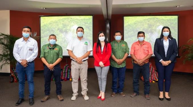 Presentan productos de cuatro emprendimientos turísticos en Petén