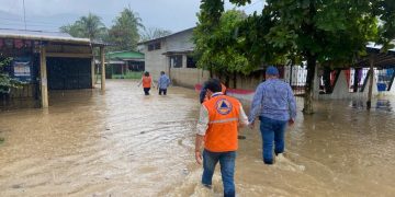 Frente frío ocasiona lluvias en Izabal