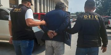 Las autoridades instan a denunciar cualquier hecho contra la mujer.