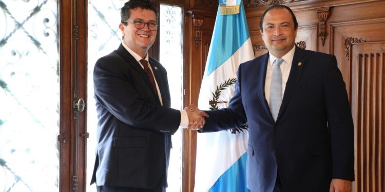 Reino Unido manifiesta interés de invertir en Guatemala