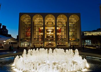 Ópera Metropolitana de Nueva York programa “Concierto por Ucrania” para recaudar fondos