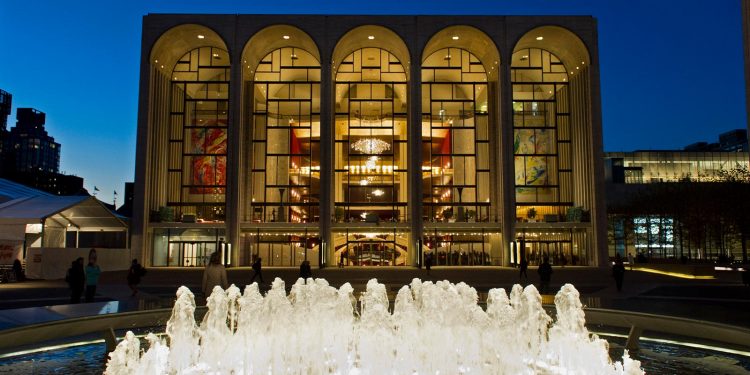 Ópera Metropolitana de Nueva York programa “Concierto por Ucrania” para recaudar fondos