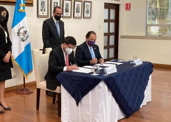 Unen esfuerzos para facilitar voto en el extranjero