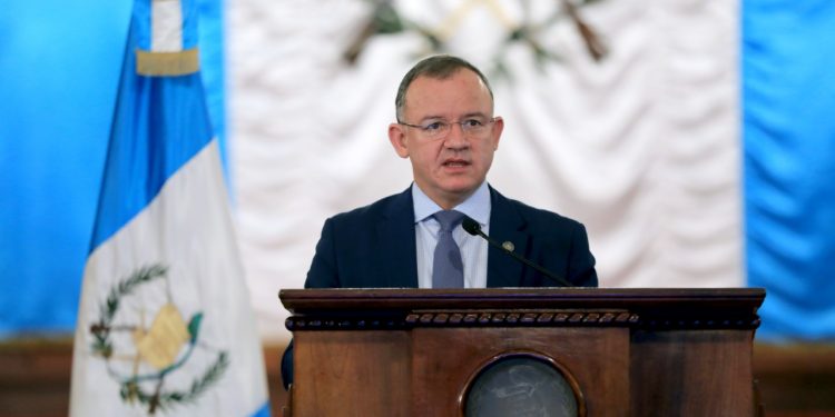 Ministro de Gobernación, David Napoleón Barrientos.