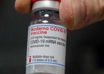 Moderna pide a FDA autorización para segunda dosis de refuerzo