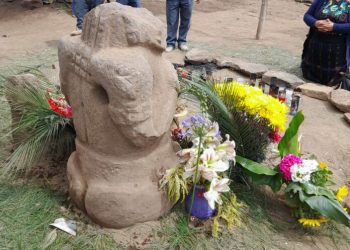 Monumento hallado en Sololá tiene rasgos similares a los de vestigios de la costa sur, anuncia Ministerio de Cultura