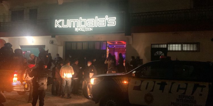 Detienen a 60 personas que incumplían protocolos de bioseguridad