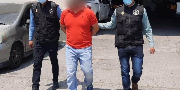 Capturan a cuatro individuos, resultado de denuncia presentada por Comisión contra la Corrupción