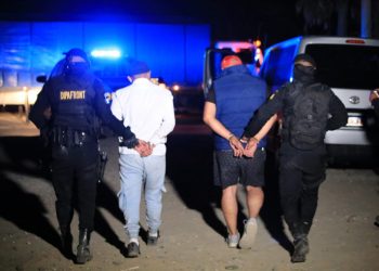 Capturan a dos personas por ingresar de forma irregular a migrantes