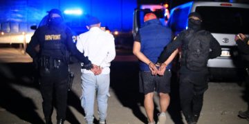 Capturan a dos personas por ingresar de forma irregular a migrantes