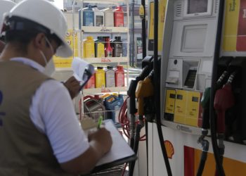 Personal del MEM y la Diaco mantendrán los operativos durante la semana en los expendios de combustible.