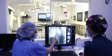 Quirófano híbrido en México reduce complicaciones con tecnología de punta