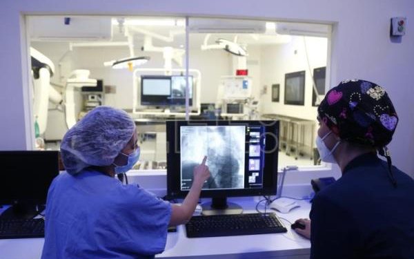 Quirófano híbrido en México reduce complicaciones con tecnología de punta