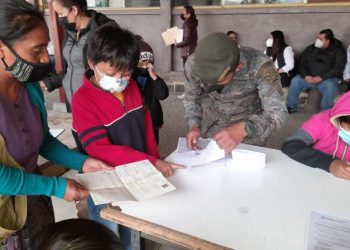Resaltan importancia de la vacunación contra el COVID-19 a menores