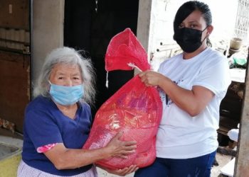 Mis Años Dorados entrega alimentos a adultos mayores