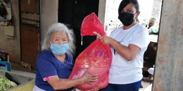 Mis Años Dorados entrega alimentos a adultos mayores