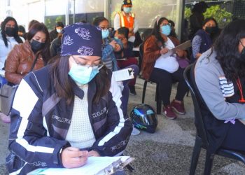 Tacones y Ruedas, proyecto que ayuda a mujeres a obtener su licencia para conducir motocicleta