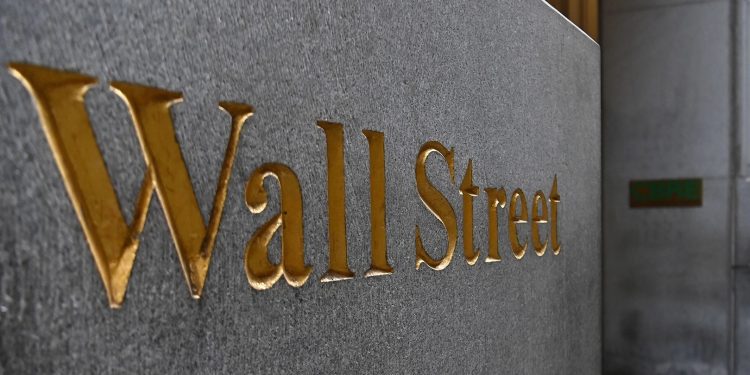 Wall Street abre mixto y el Dow Jones baja 0.10 % tras su mejor semana desde 2020