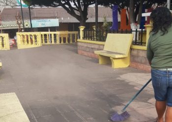 Autoridades monitorean municipios afectados por ceniza del volcán de Fuego