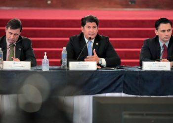 Gobierno presenta iniciativa para generar más inversiones en el país