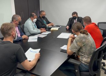 Tres familias de Ucrania inician proceso de solicitud de refugio en Guatemala.
