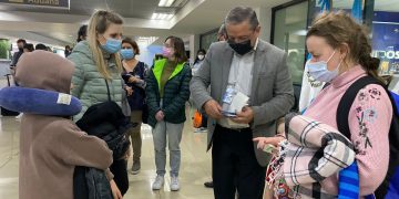 Varias familias provenientes de Ucrania ingresaron ayer a Guatemala.