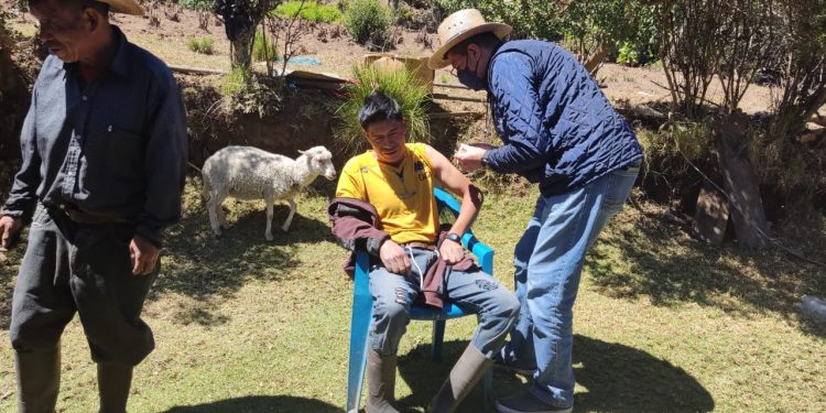 Jornadas rurales amplían cobertura de vacunación en San Marcos