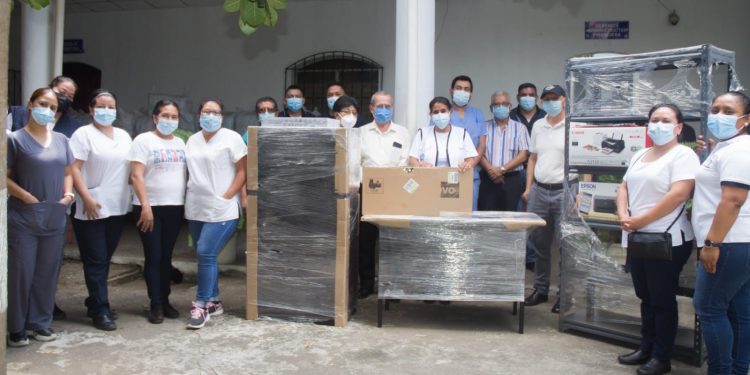 Servicios de Salud de Retalhuleu reciben mobiliario y equipo