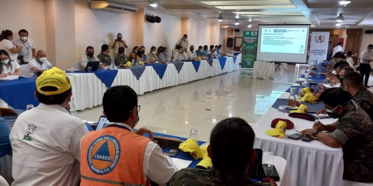 Presentan avances de acciones para prevenir y atender incendios forestales en Petén