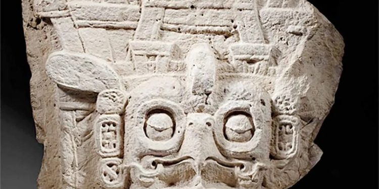 Fragmento de estela recuperado en Francia regresa a Guatemala