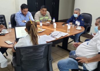 Mediación de autoridades impide bloqueo de ruta