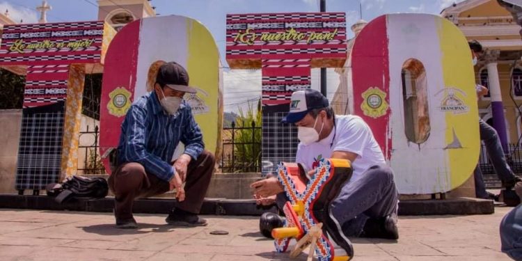 Colectivo revive el juego de “las tipachas” en Totonicapán