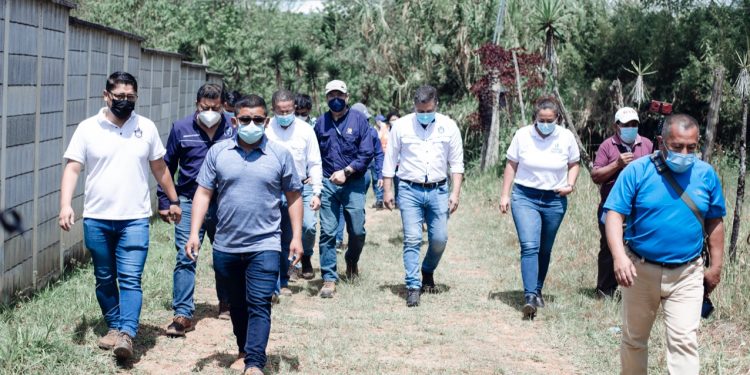 Autoridades dan seguimiento a gestiones para construir nuevo hospital en Alta Verapaz