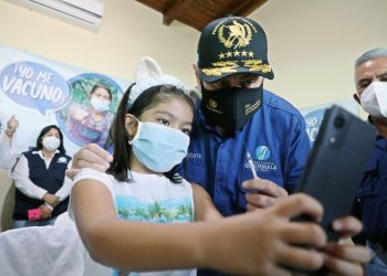 Presidente: Vacunas hay en Guatemala