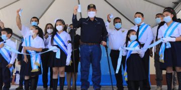 El presidente Alejandro Giammattei resaltó la importancia de fortalecer la educación del país.