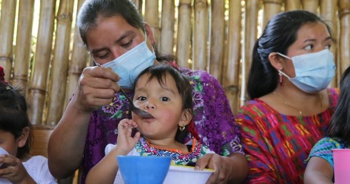 Mineduc y Unicef verifican funcionamiento de Cecodii en área rural de Cobán