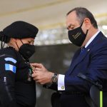 Entregan condecoración Cruz de Oro a agentes de PNC que sufrieron ataques violentos en Sololá