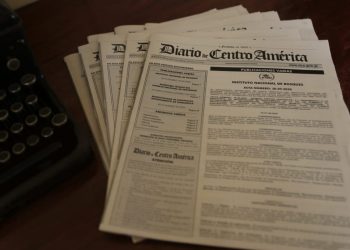 Oficializan creación de Programa de Becas de Inglés