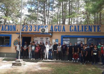 PNC brinda asistencia humanitaria a 26 extranjeros localizados en Chiquimula