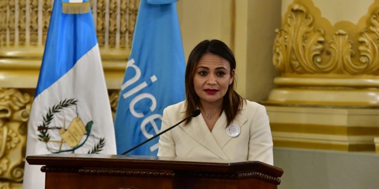 Presentan iniciativa Espacios Amigos de la Lactancia Materna