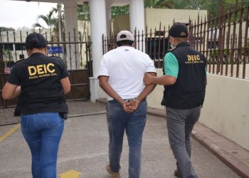 PNC detiene a hombre sindicado de ofrecer citas falsas en Migración