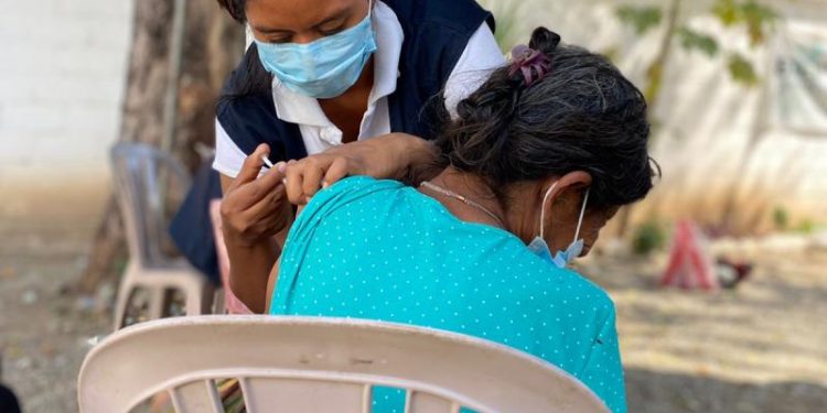 Habilitan puestos de vacunación en comedores sociales