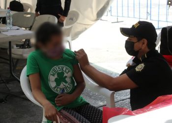 PNC efectúa jornadas de vacunación contra COVID-19 para niños y adultos