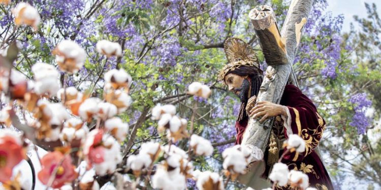 Presidente insta a los guatemaltecos a unirse en oración