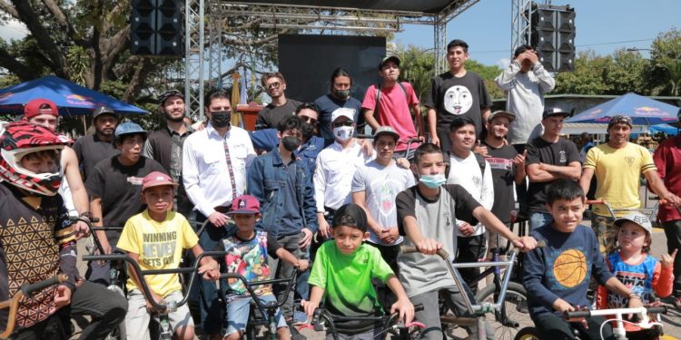 Autoridades incentivan a la juventud con espacios recreativos