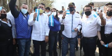 Habitantes de la zona 3 de Villa Nueva beneficiados con construcción de calle