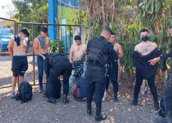 Remiten a Migración a grupo de 25 extranjeros por ingreso irregular al país