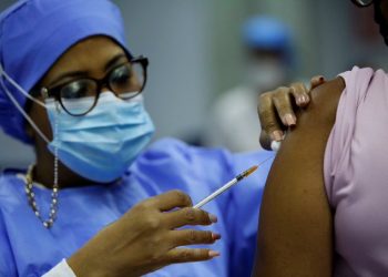 OMS está en consultas sobre desarrollo de vacuna universal contra el COVID-19