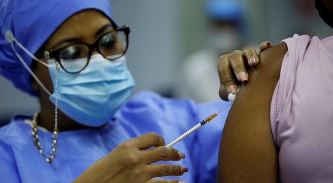 OMS está en consultas sobre desarrollo de vacuna universal contra el COVID-19