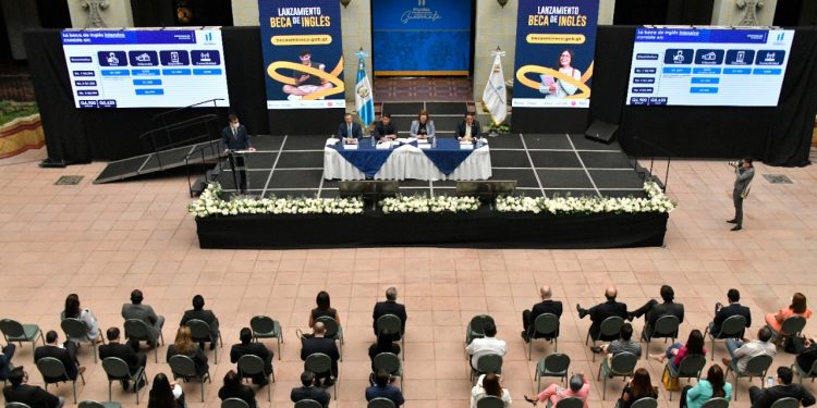 Lanzan Programa de Becas de Inglés para beneficio de guatemaltecos
